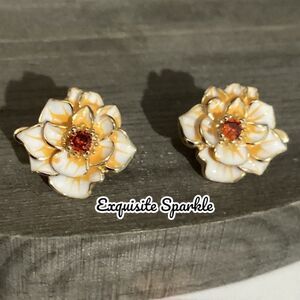 ⚜️Gold Vintage-Inspired Enamel Floral Leverback Earrings W/Amber Stone